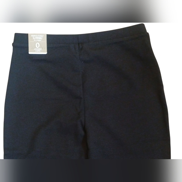 Chico's - NWT, Fabulously Slimming Capri Leggings Cropped, Black, Size 0, - Picture 7 of 8
